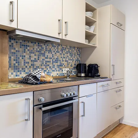 Holiday&stay, Pool, Massagesessel, 85zoll Tv, Kueche Lägenhet *