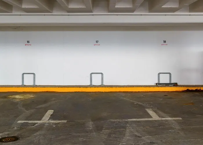 شقة Holiday&stay, Pool, Massagesessel, 85zoll Tv, Kueche *